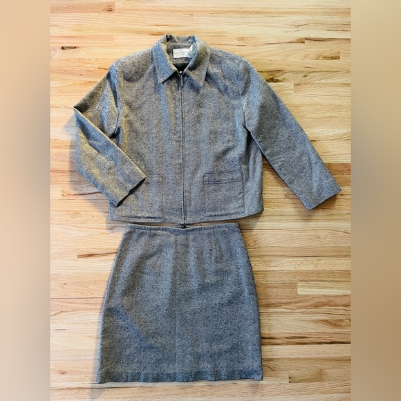 Liz Claiborne silk and wool suit - Picture 1 of 5